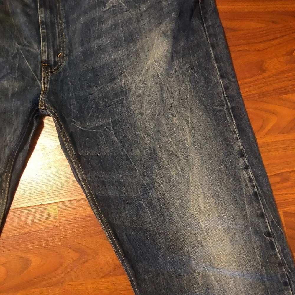 Levi’s 502 Men’s Sz 46 x 32-34 Distressed EUC
